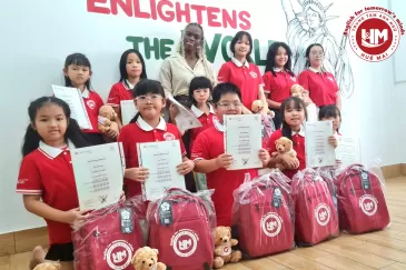 Nhận chứng chỉ Cambridge Starters ngày 09.08.2025